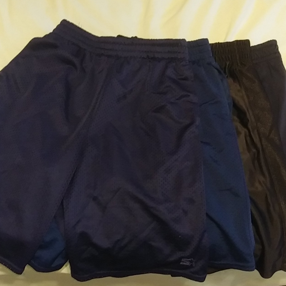LOT 4 pairs boy's athletic shorts Starter mesh L